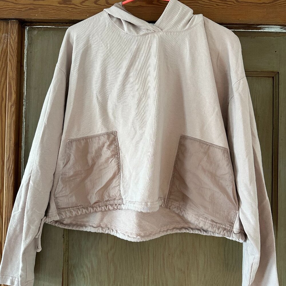 Outdoor Voices pullover